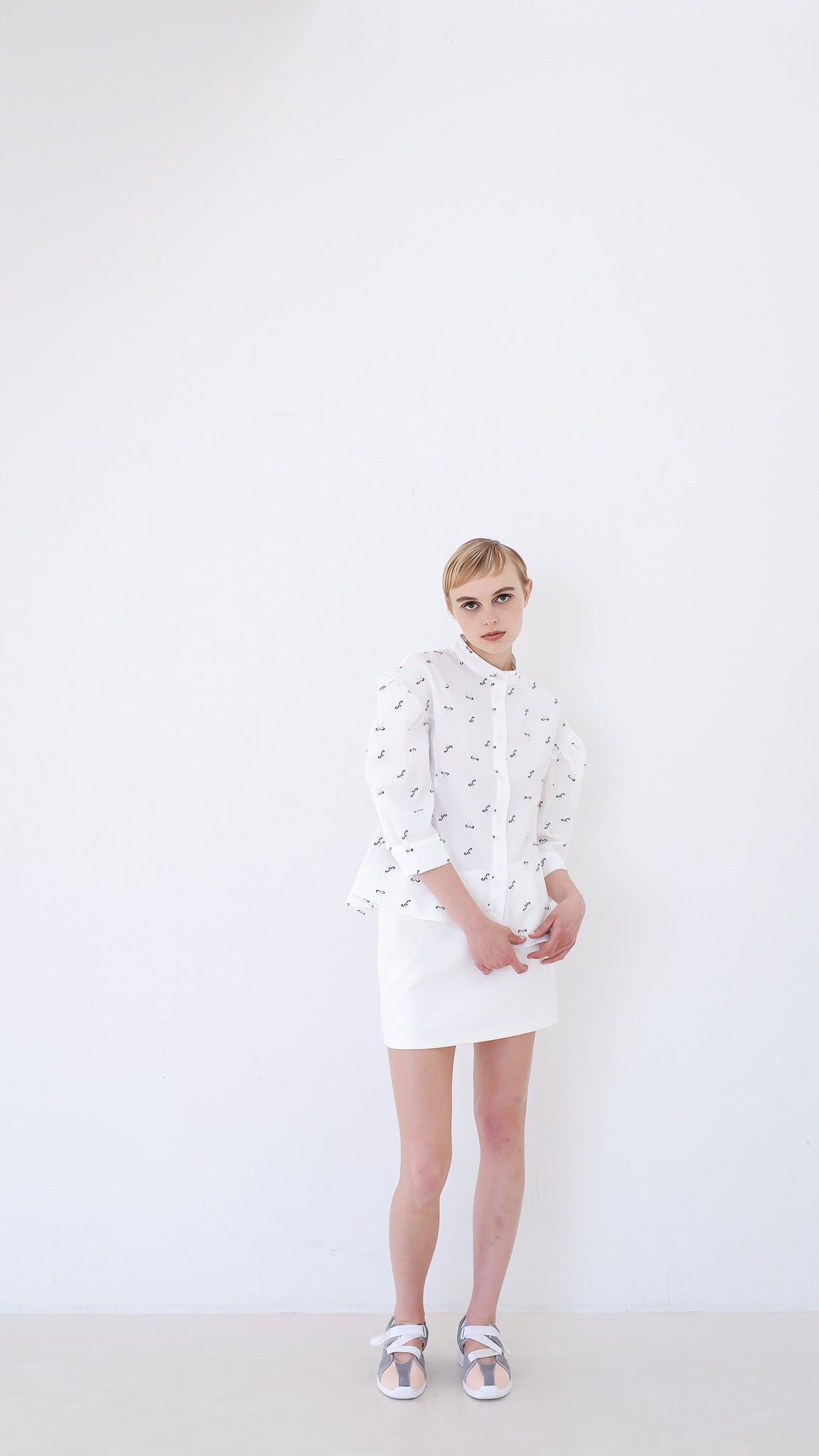 Notte / puff sleeve shirt
