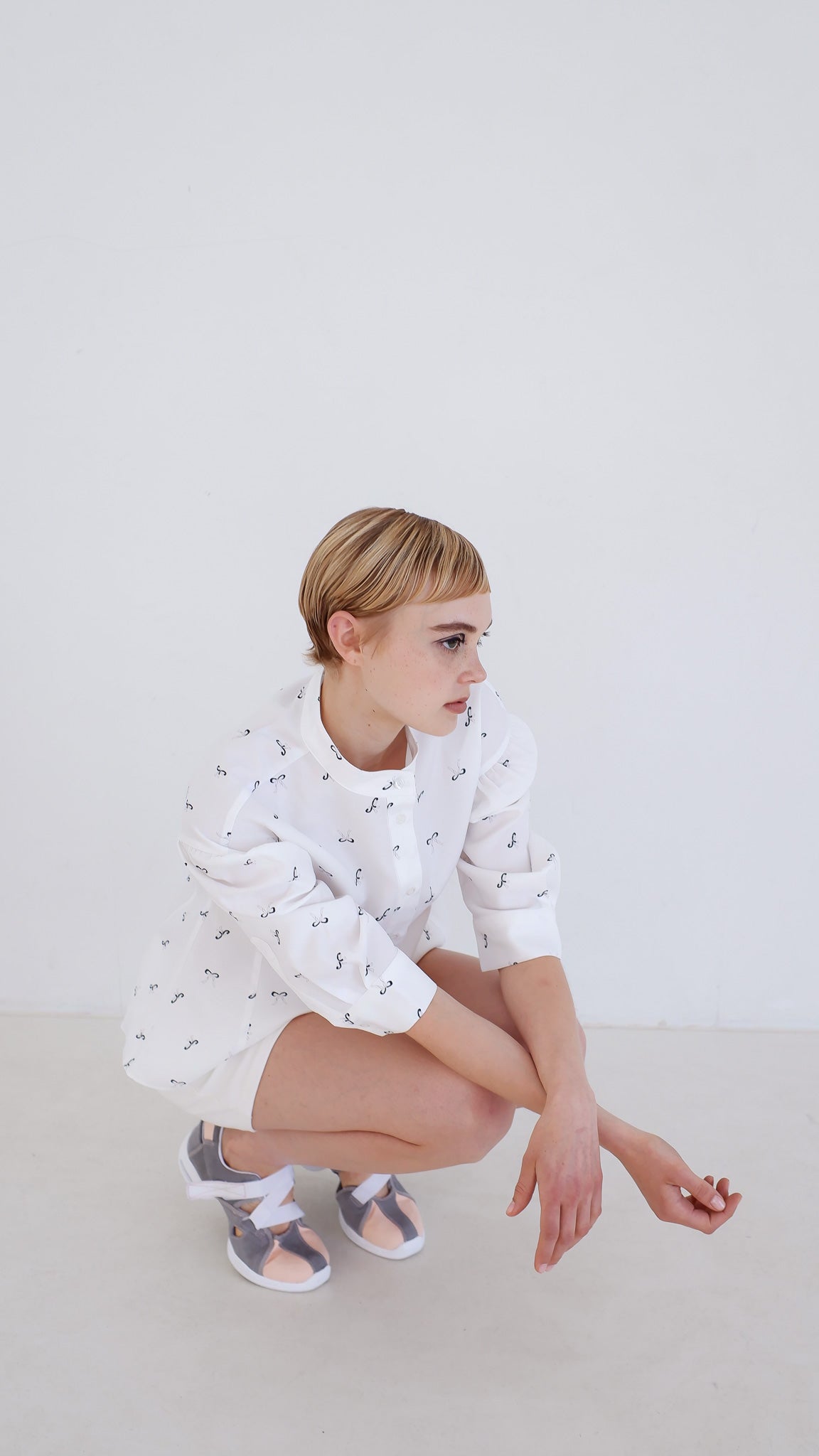 Notte / puff sleeve shirt