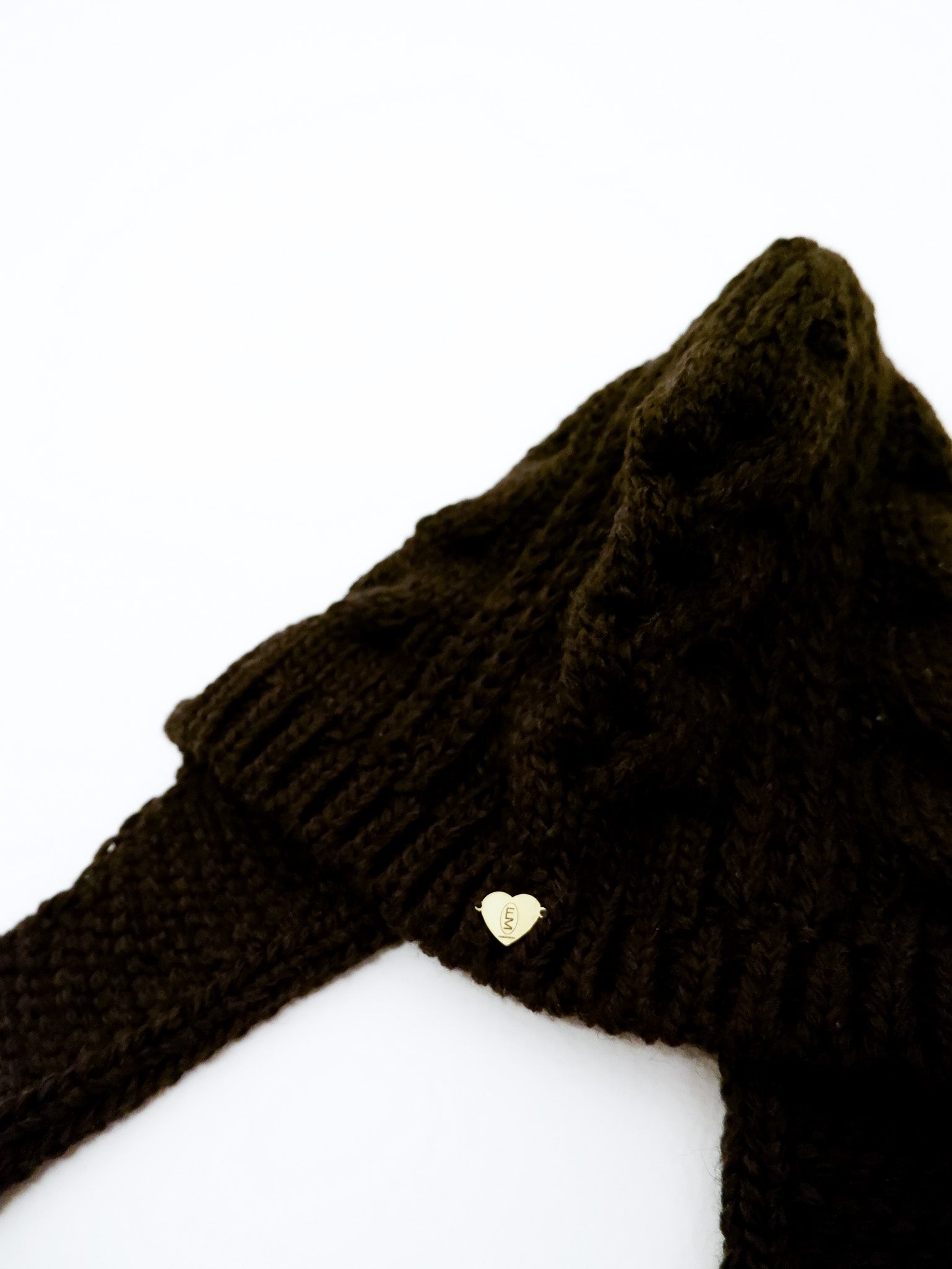 Shell botton knit hat