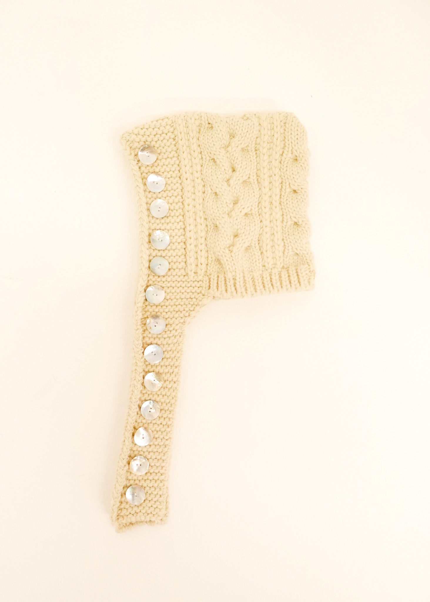Shell botton knit hat