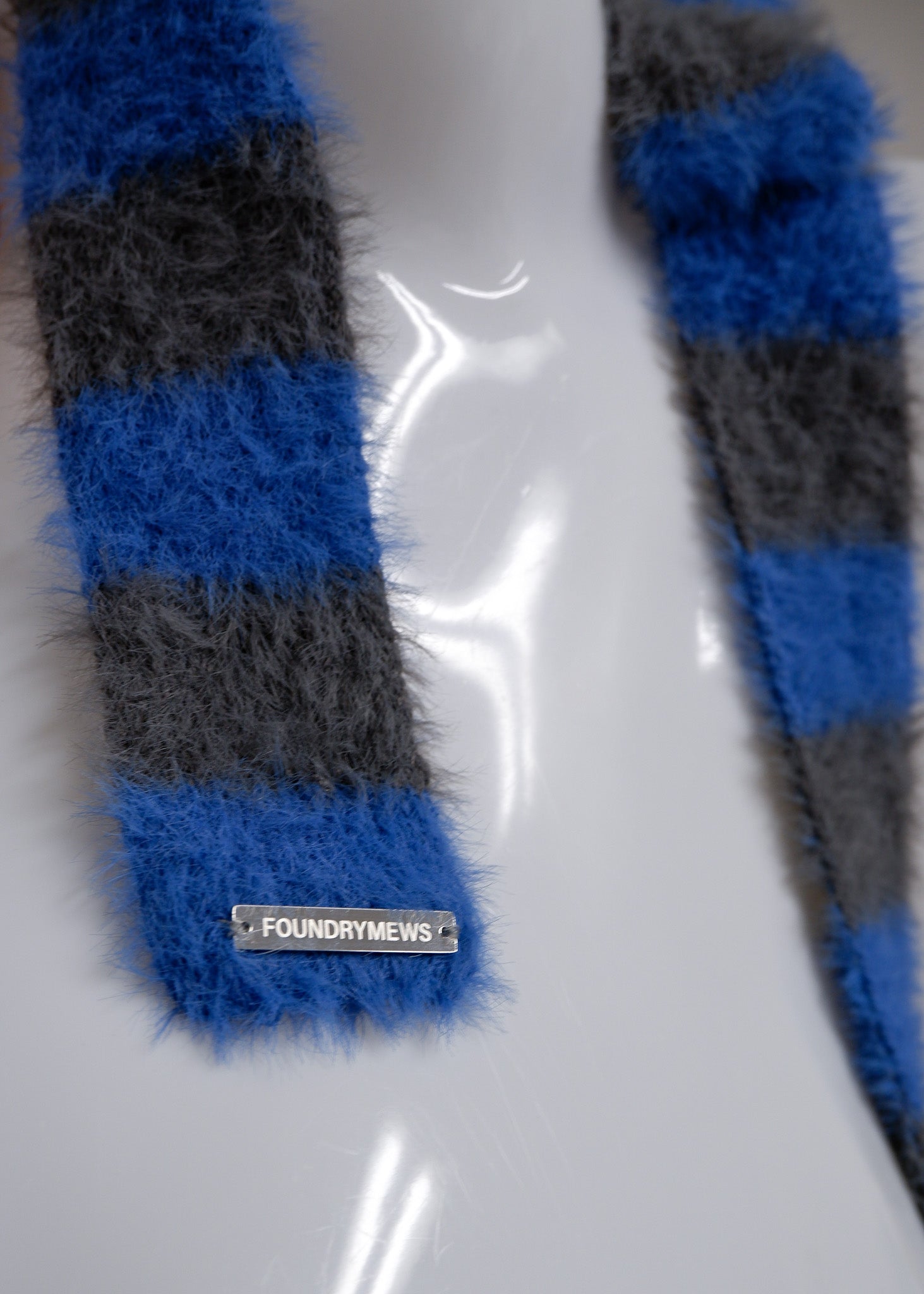 SHIMASHIMA Muffler with Metal Logo Plate