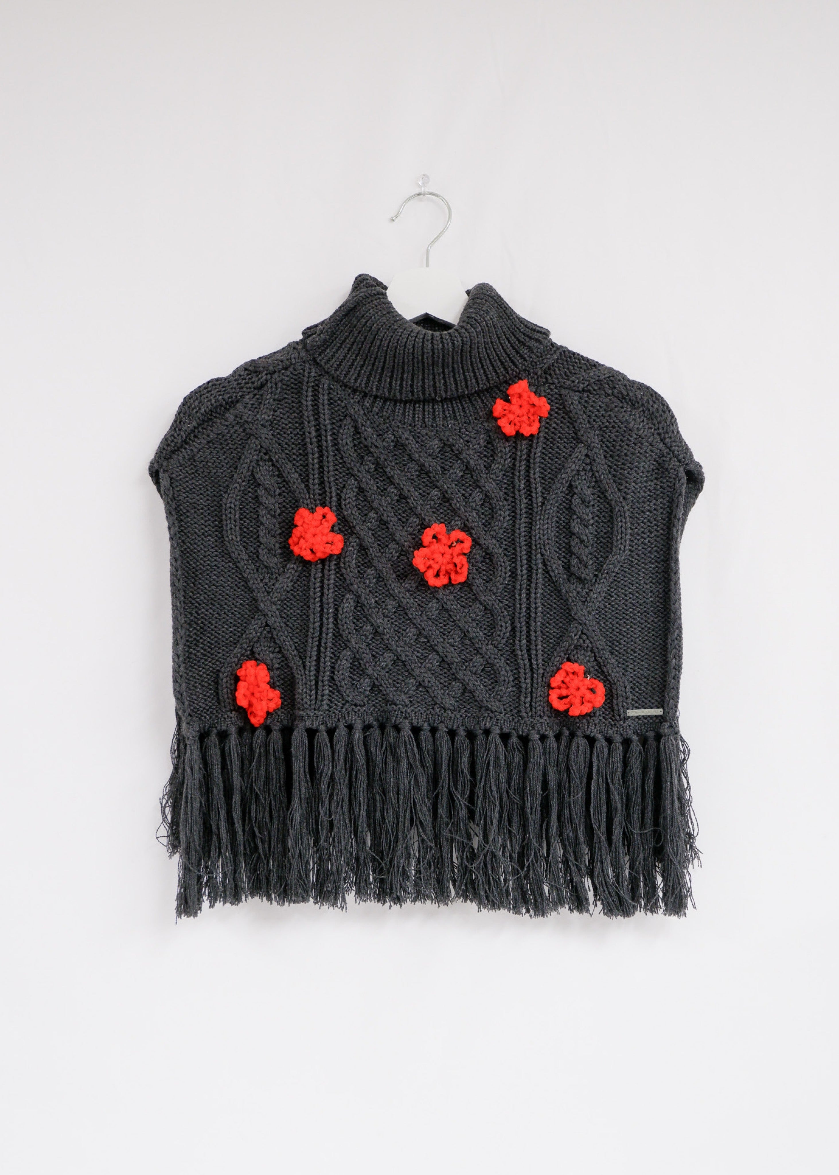FM knit flower poncho