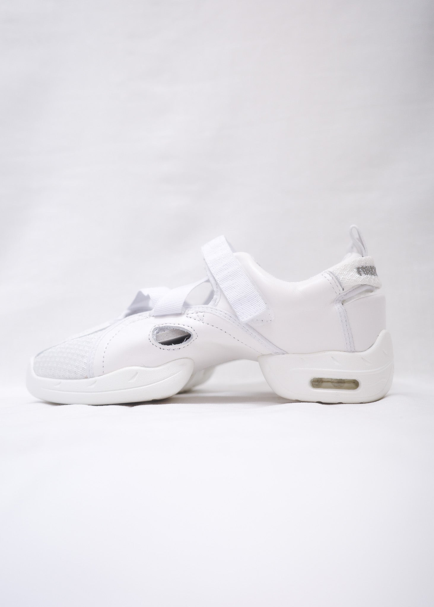 MADE TO ORDER】Foundrymews / White canvas shoes – Foundry Mews