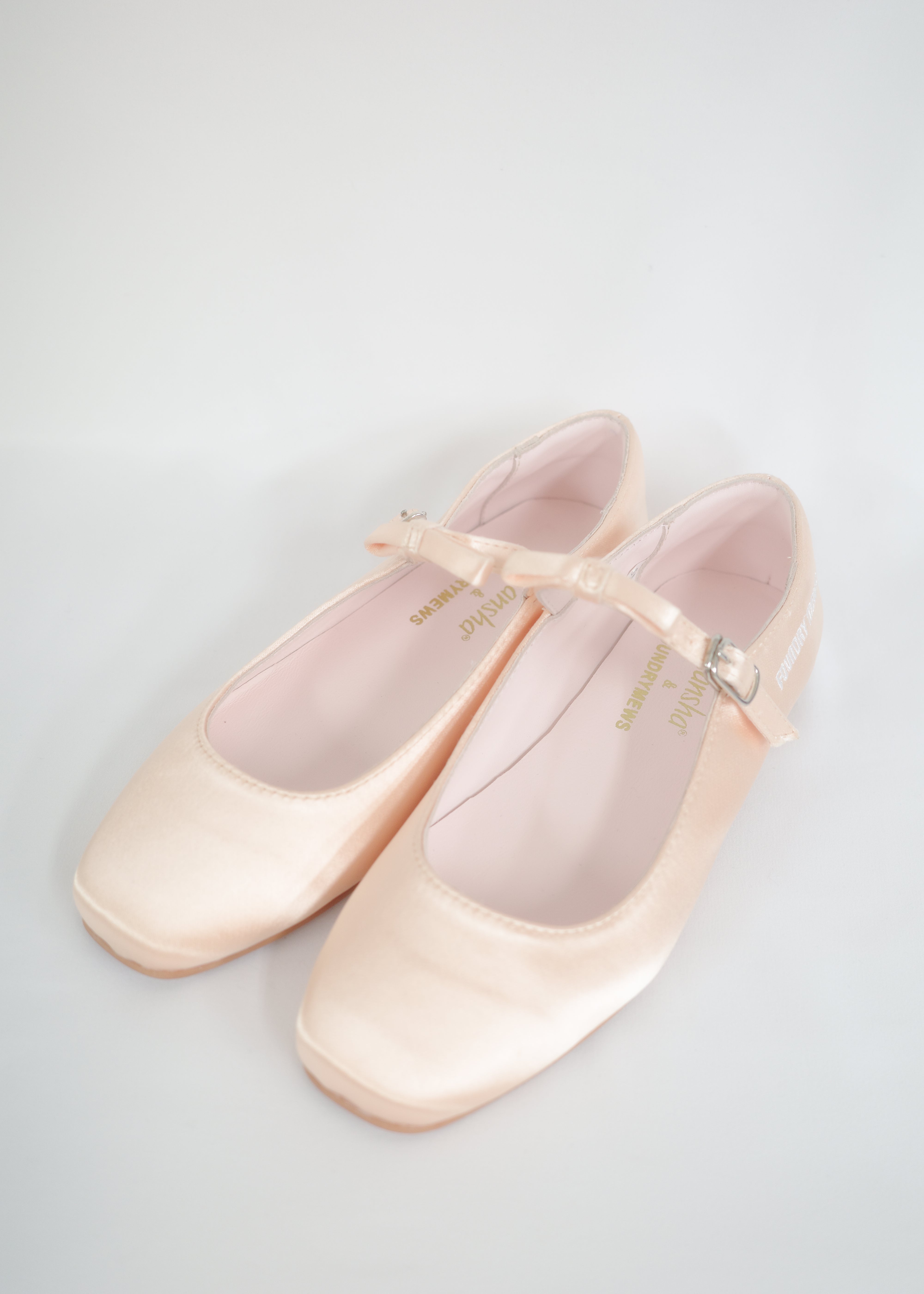 Madeline / Pink satin