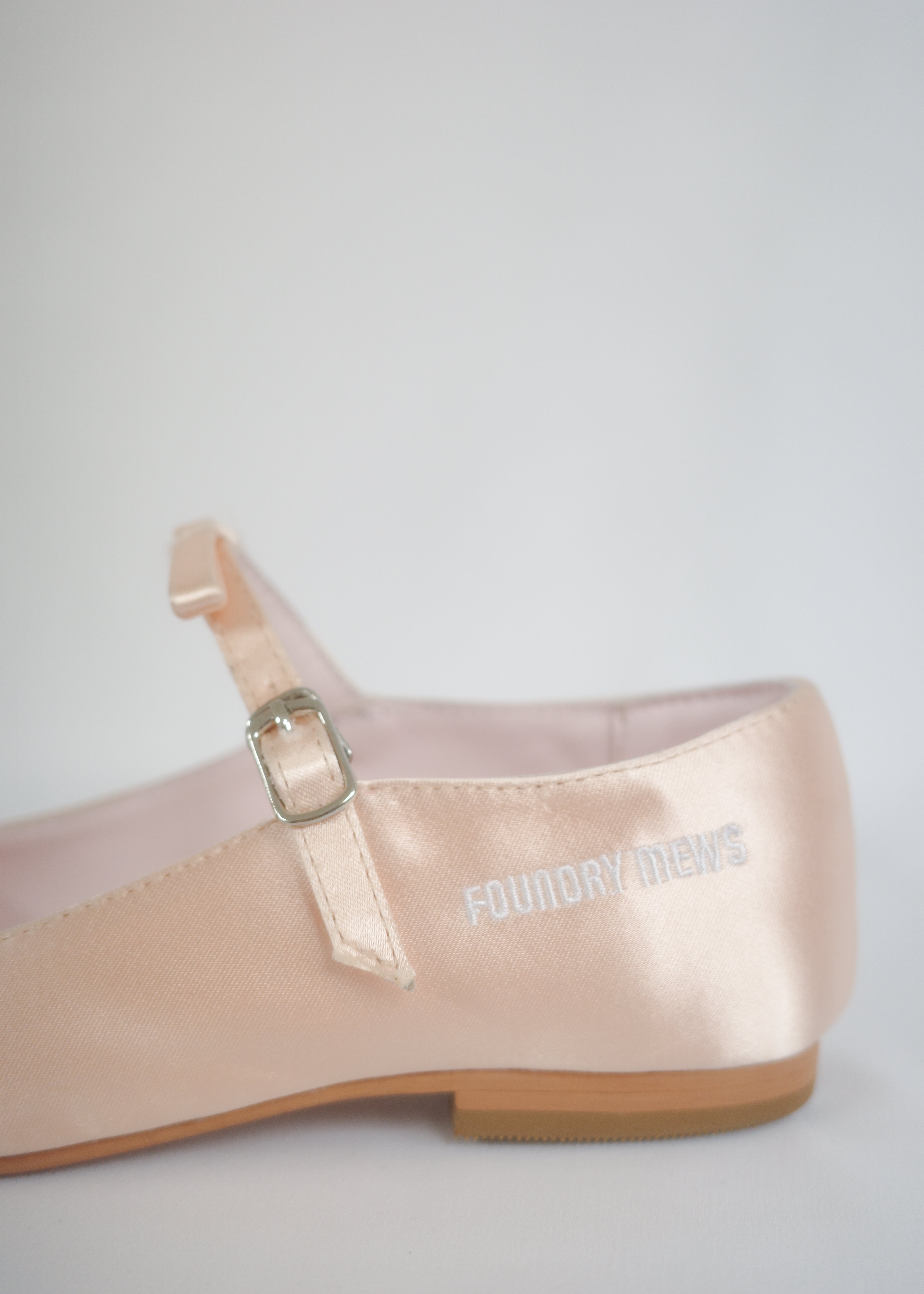 Madeline / Pink satin