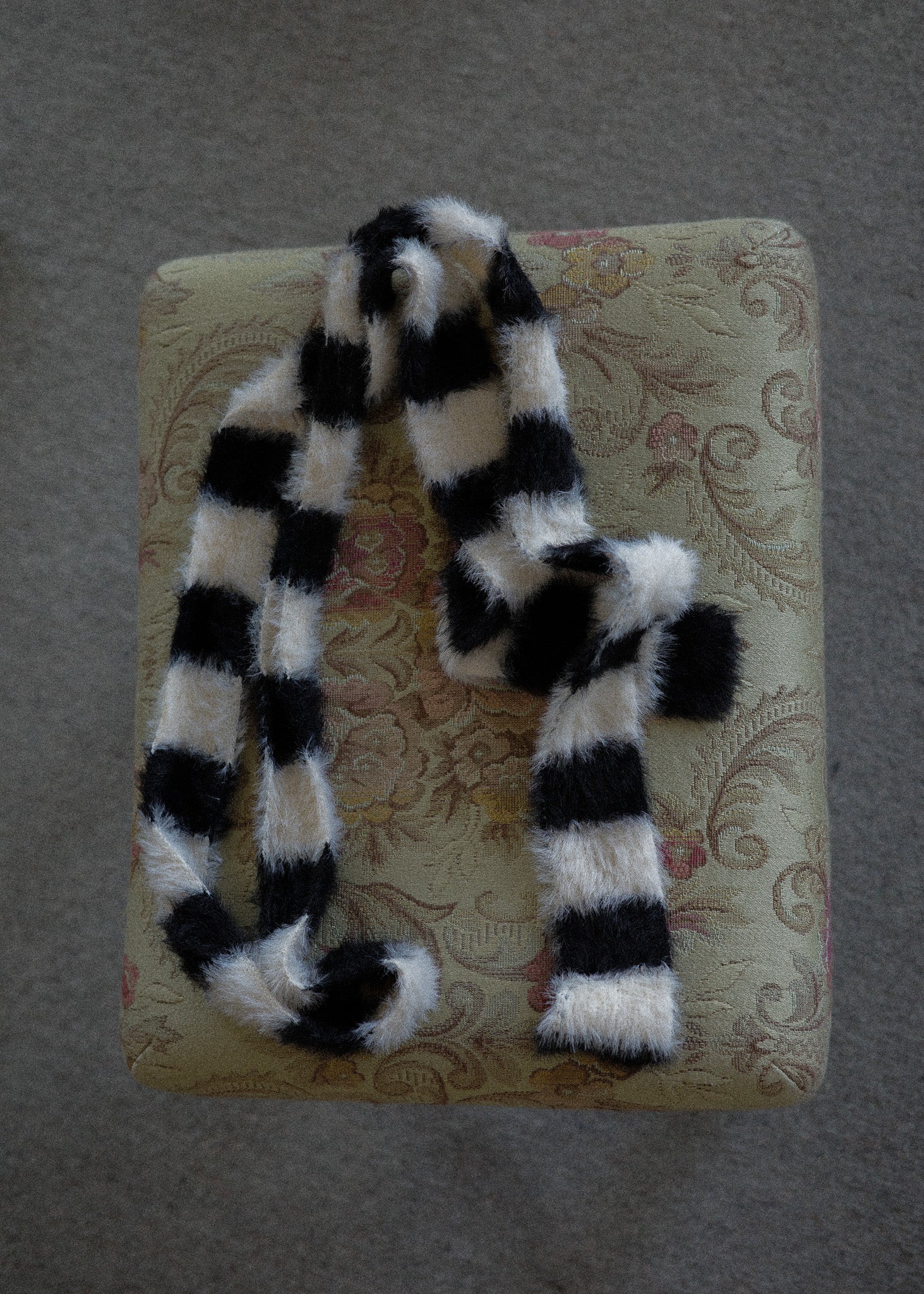 SHIMASHIMA Muffler with Metal Logo Plate