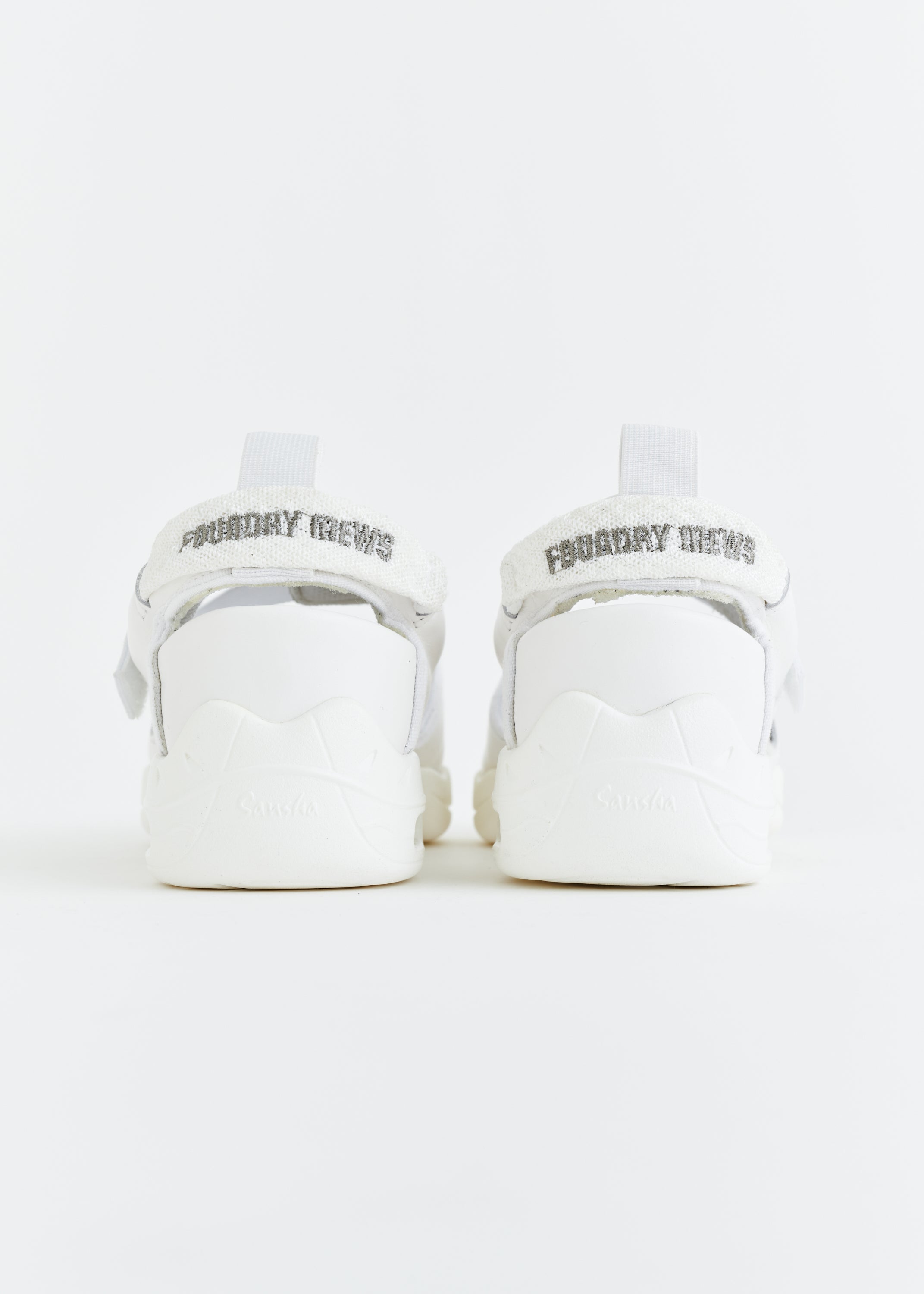 【MADE TO ORDER】Foundrymews / White canvas shoes