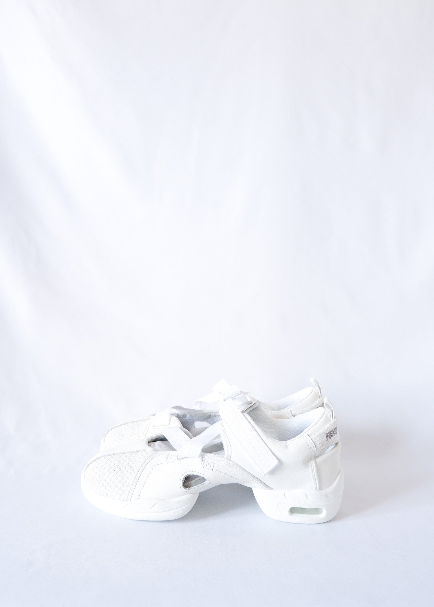 【SALE】White Canvas | 8M P-1