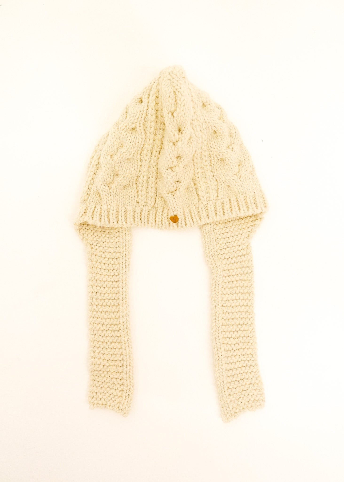 Shell botton knit hat