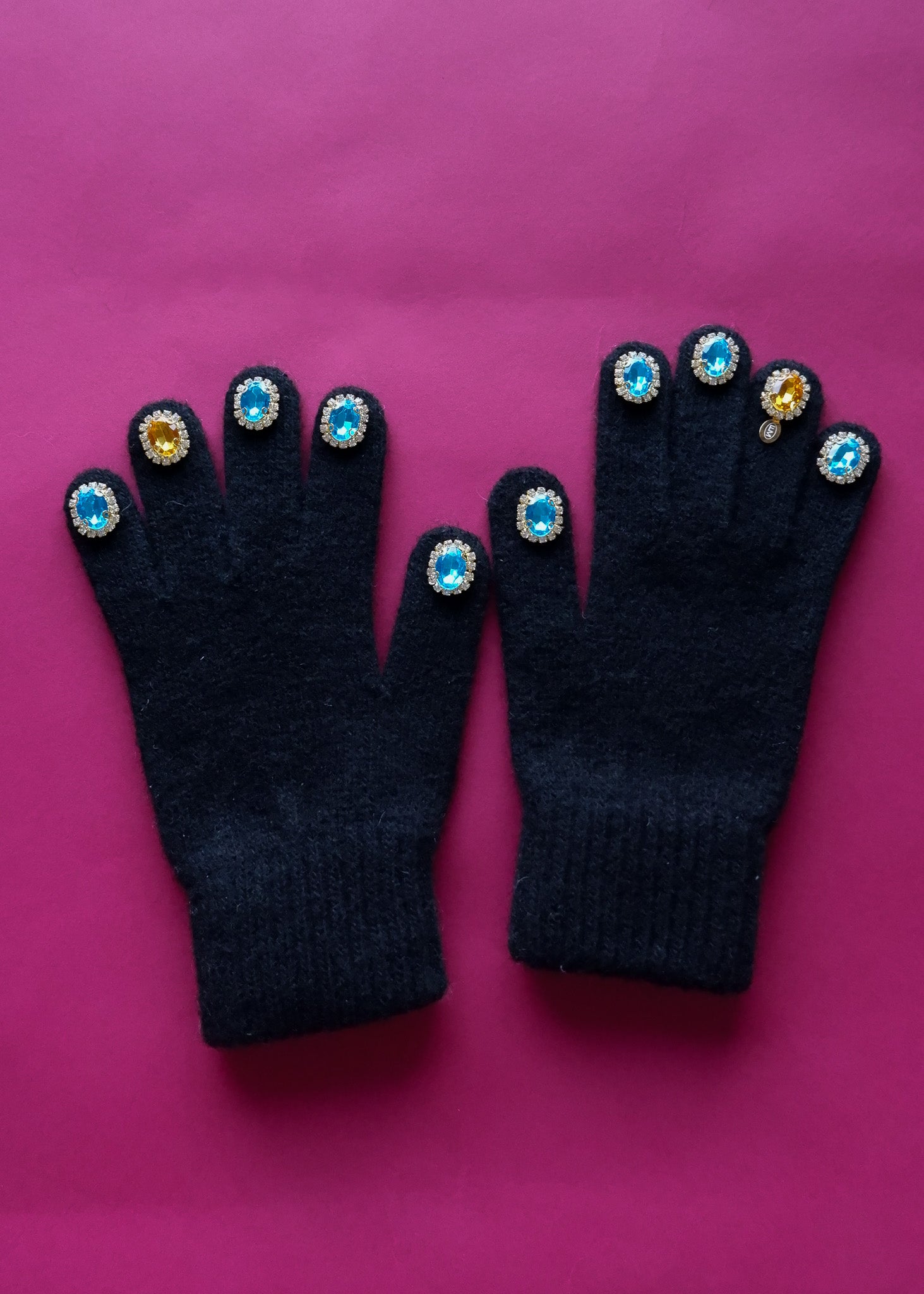 Holiday Nail glove